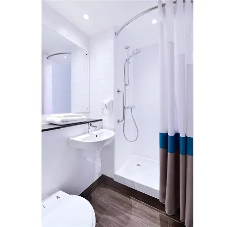 Travelodge London City Airport-3
