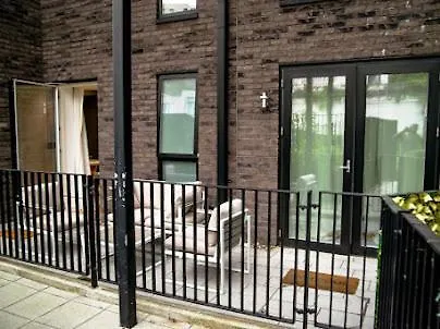 Kayz Lodge- Luxury Ensuite-Private & Shared Accommodation In A New House At The Olympic Village Overlooking Stratford Westfield And Tube Station London